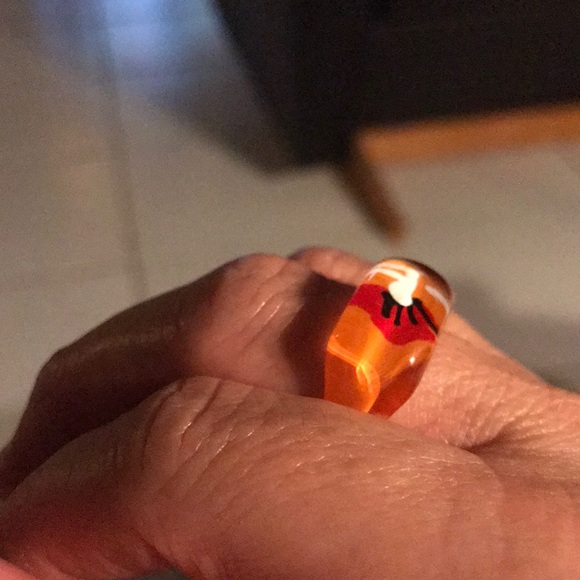 Retro Fashion Acrylic Ring - Picture 3 of 4